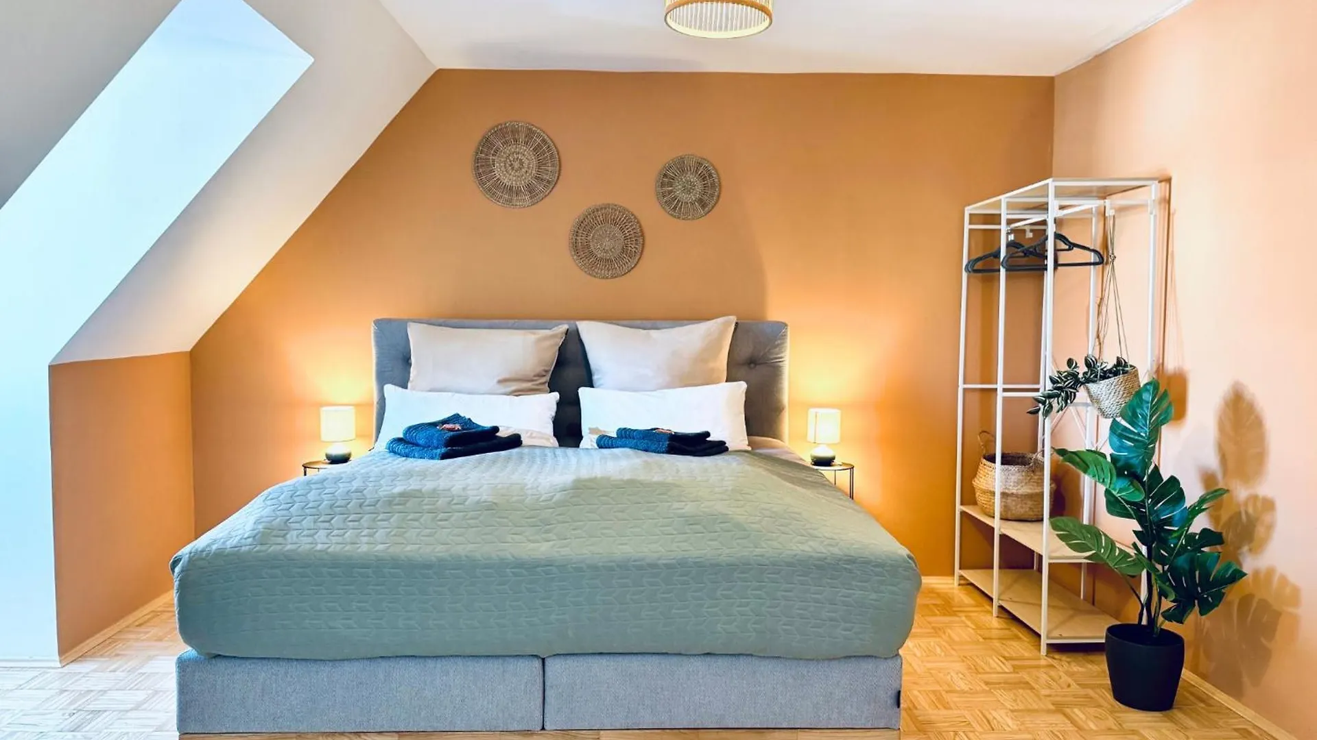 Desert Dune - Historic City Center With Free Parking & Elevator By Hero Homes Graz Lägenhet